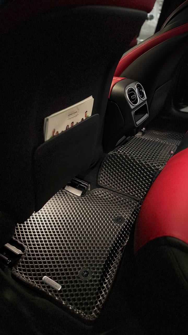 Car Mats FULL SET Mercedes-Benz C-Class / AMG C43 (2022–2025)