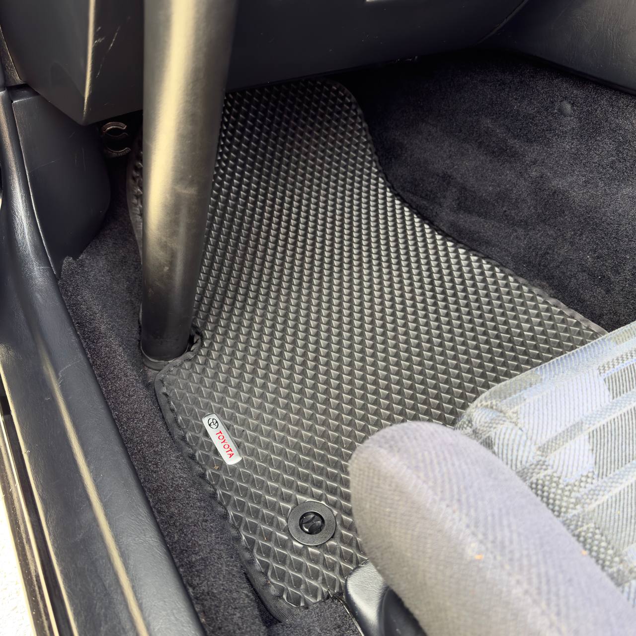 EVA passenger floor mat for Toyota MR2 1990–2000 – custom-made, anti-slip, easy to clean