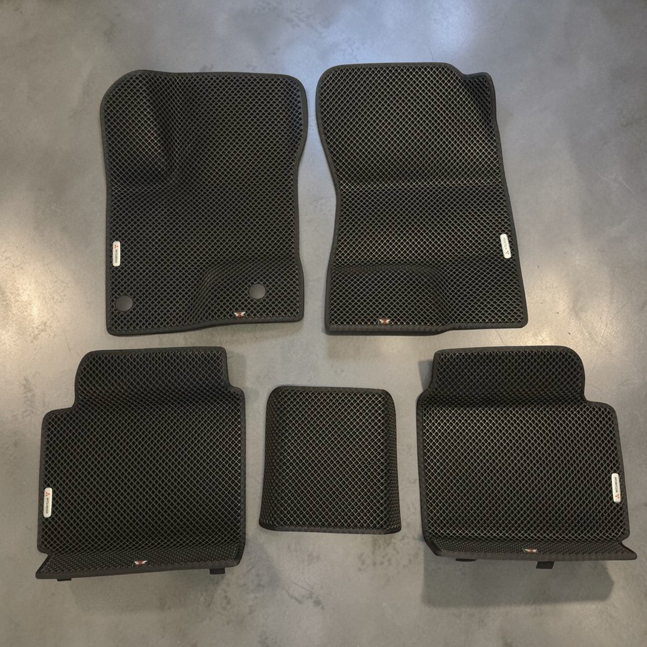 Mitsubishi Outlander PHEV 2022-2025 EVA car mats full set black on black custom floor liners