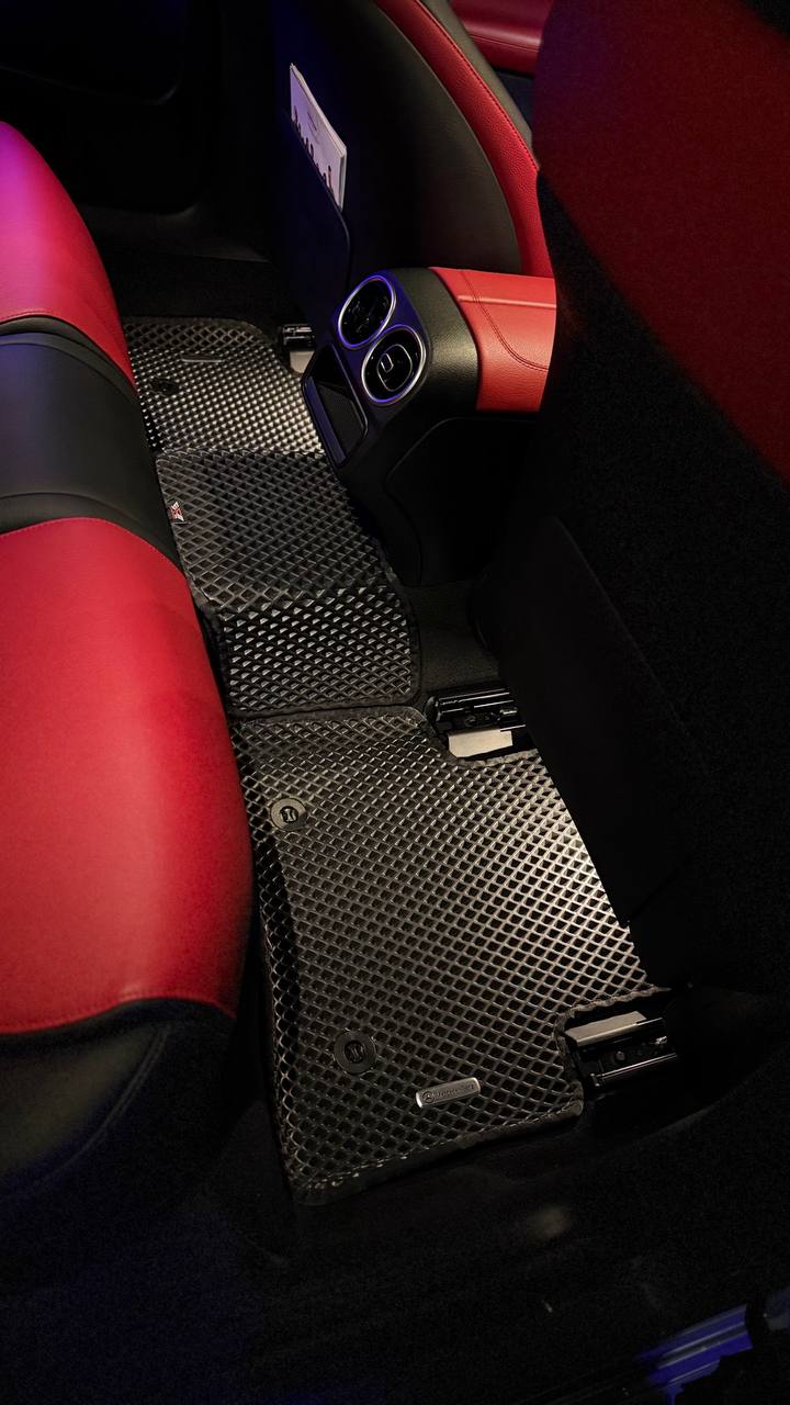 Car Mats FULL SET Mercedes-Benz C-Class / AMG C43 (2022–2025)