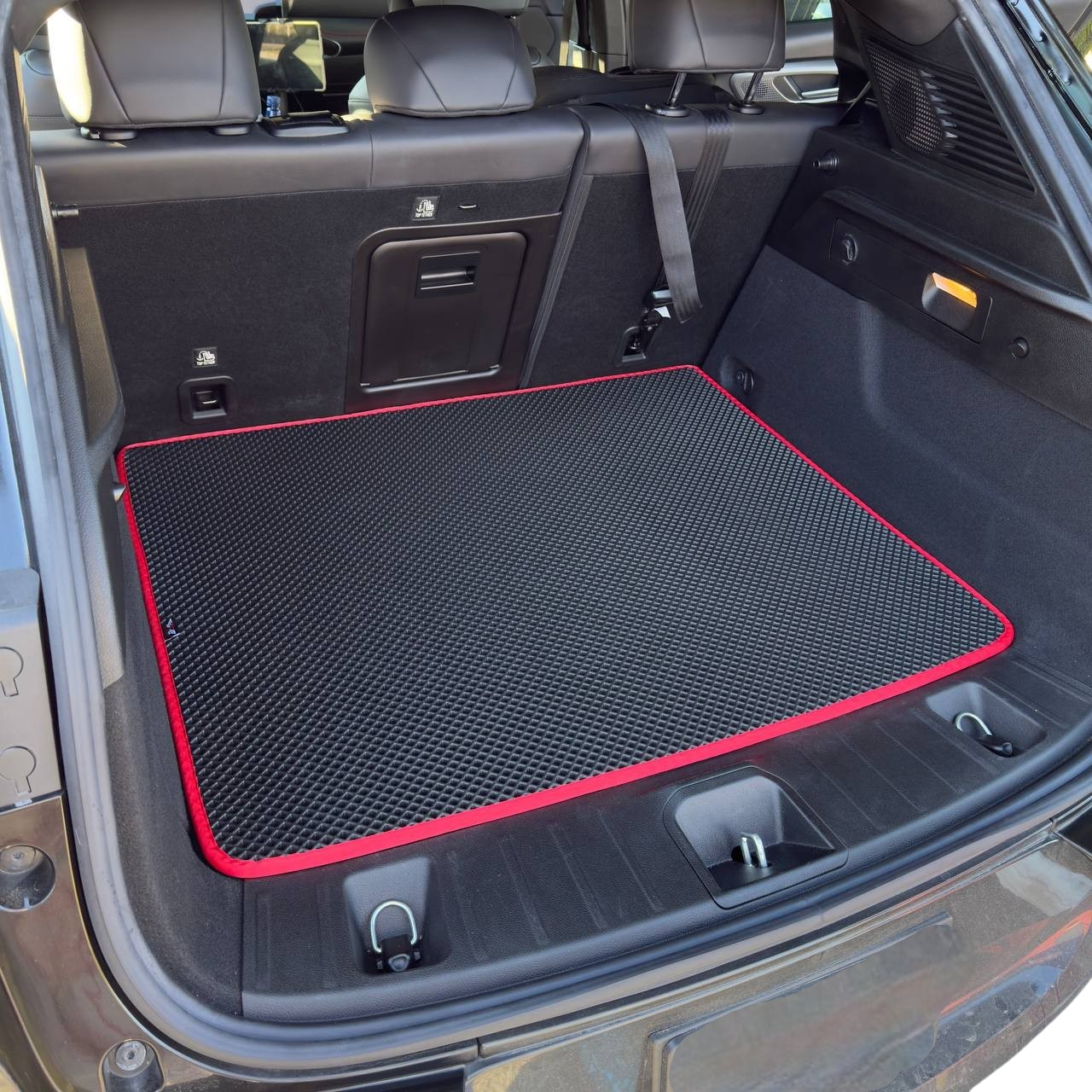 Custom EVA cargo liner for Dodge Hornet 2023–2025, black trunk mat with red edging, durable all-weather trunk protection